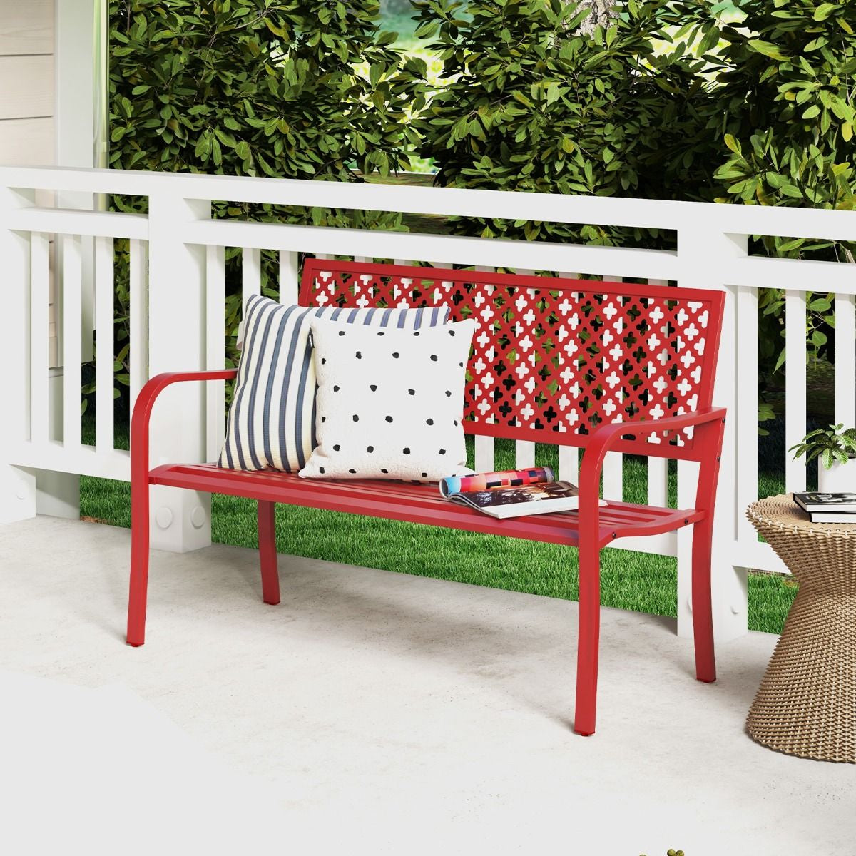 Banc de jardin en métal pour deux personnes, avec dossier ajouré et siège à lattes, moderne, 127 cm, noir/rouge.